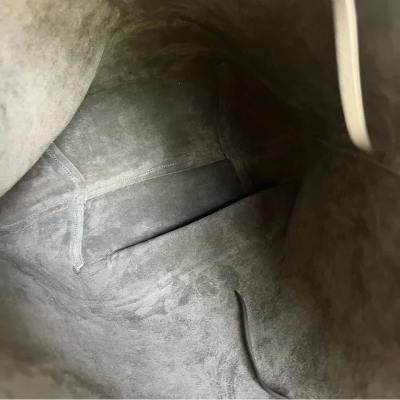 New THE ROW Large NS Tote Hook Shoulder Bag Purse in Black Leather - Picture 11 of 13